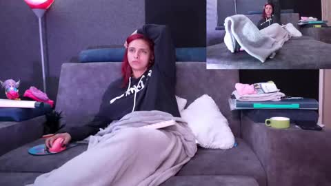 Snapshot of agatacollinsss chatting on October 9, 12:49 am Agata Collinss online show from October 9, 12:49 am