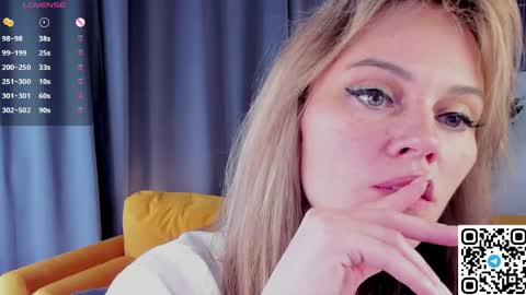 Agatha Rose online show from March 30, 3:39 am