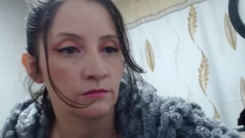 Snapshot of agel_sw1 chatting on February 25, 10:53 pm Angel online show from February 25, 10:53 pm