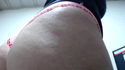 Snapshot of agel_sw1 chatting on March 6, 1:05 am Angel online show from March 6, 1:05 am