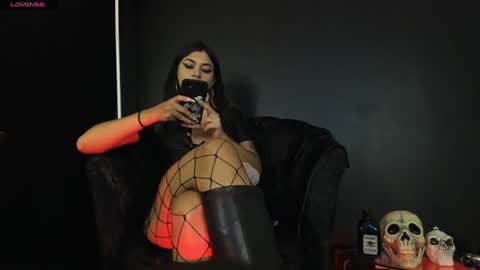 agnes_jones online show from February 3, 11:58 pm