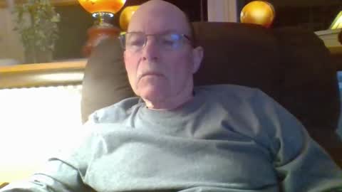 aguynrkfrd online show from February 13, 10:29 am