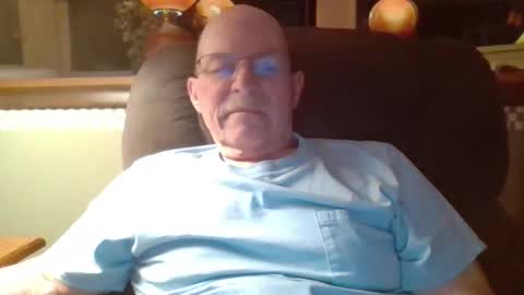 Snapshot of aguynrkfrd chatting on October 26, 9:43 am aguynrkfrd online show from October 26, 9:43 am