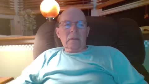 Snapshot of aguynrkfrd chatting on September 22, 9:35 am aguynrkfrd online show from September 22, 9:35 am