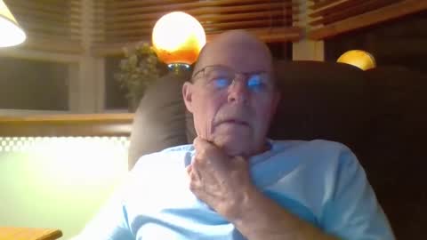 Snapshot of aguynrkfrd chatting on October 2, 9:19 am aguynrkfrd online show from October 2, 9:19 am