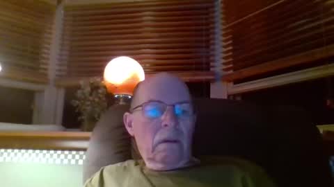 Snapshot of aguynrkfrd chatting on October 6, 9:27 am aguynrkfrd online show from October 6, 9:27 am
