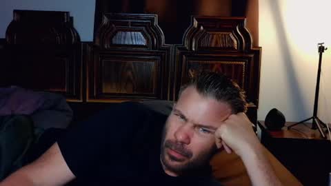 Blue Eyed Handsome Man online show from March 26, 1:22 am