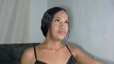 ahinara_doll_xx online show from May 21, 3:46 am