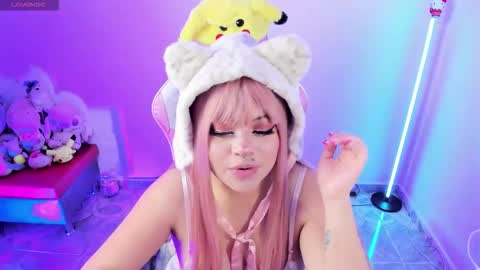 Snapshot of ahri_elderwood chatting on October 6, 4:52 am Ahri help me get to 100 online show from October 6, 4:52 am