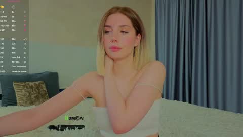 ai__chan online show from April 12, 4:22 pm