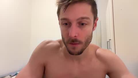 Snapshot of aiasar chatting on December 5, 3:23 pm Aiasar online show from December 5, 3:23 pm