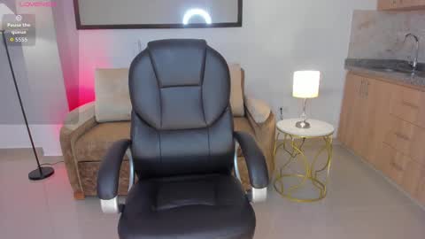 AIDA ADAMS online show from October 16, 7:46 pm