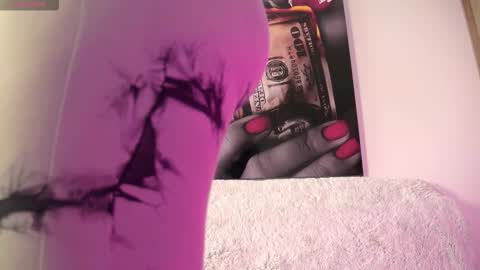 Aida  online show from October 23, 8:21 pm