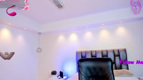 aidajoness online show from April 11, 12:31 pm