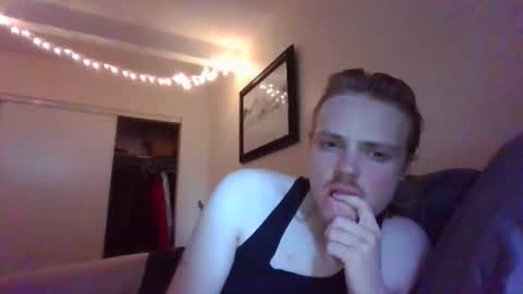 aidenisdunn online show from April 6, 12:41 am