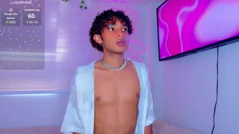 Aaron Winter online show from March 11, 8:01 pm