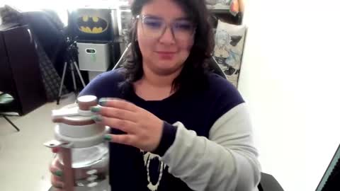 Catalina online show from December 18, 5:08 pm