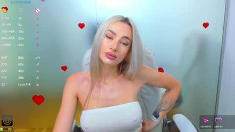 Allie  online show from October 17, 8:29 am