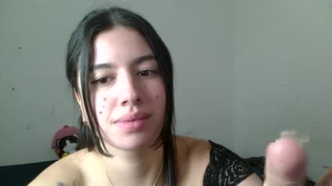 J  online show from April 22, 7:43 pm