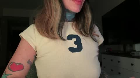 Airgead online show from April 14, 11:08 pm