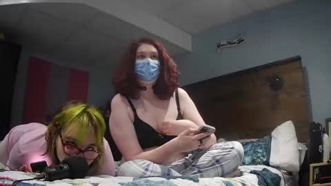 The Moxs whore online show from April 19, 6:03 am