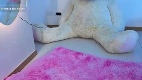 Ash             INDEPENDET MODEL  online show from September 14, 2:25 am