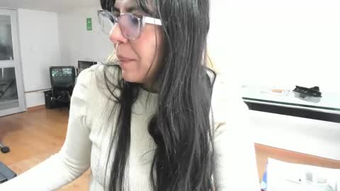 Katie   online show from May 27, 3:31 pm
