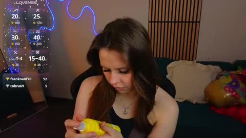 Aisha online show from February 22, 4:42 pm