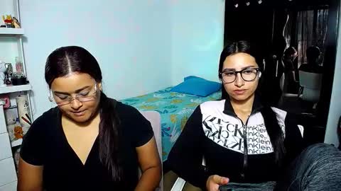 aisha_stacey0410 online show from February 2, 4:03 pm