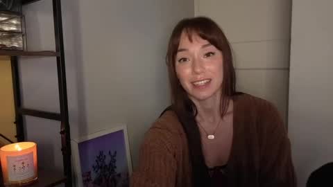 Snapshot of aishalee3 chatting on October 1, 7:29 am Aisha Lee online show from October 1, 7:29 am