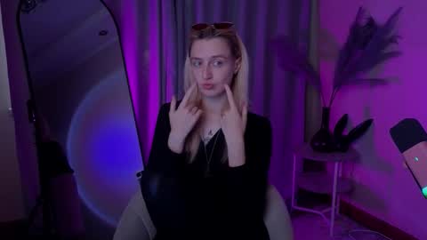 aishiro online show from September 16, 1:35 pm