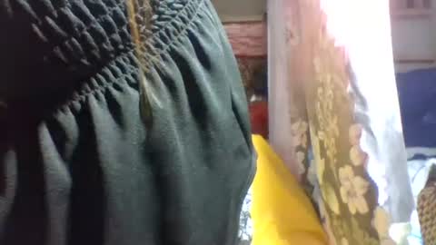 Snapshot of aislahrose chatting on February 23, 3:08 pm rosie online show from February 23, 3:08 pm