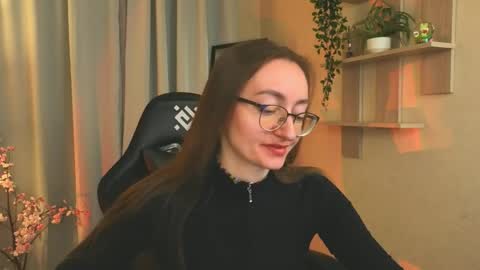 akaheby online show from April 7, 1:02 pm