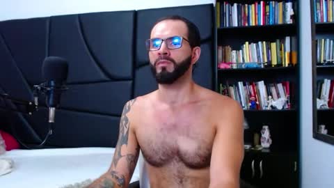 akiles online show from January 8, 11:54 pm