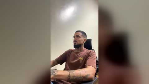 akiracontas123 online show from June 15, 2:42 pm