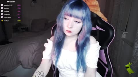 akirahartyx online show from January 6, 2:58 pm