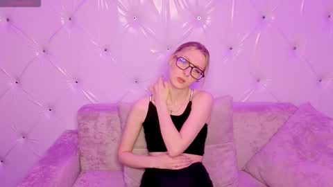 akiro_kim online show from February 25, 2:37 am