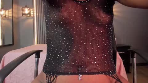 Snapshot of alahia_betancur chatting on October 8, 2:01 pm Alahia online show from October 8, 2:01 pm