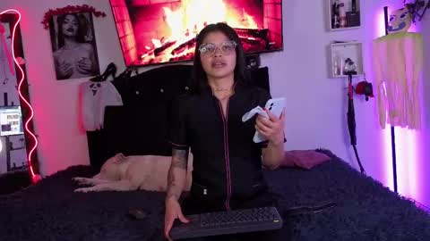 Snapshot of alaia_asuka chatting on October 19, 11:09 pm Alaia online show from October 19, 11:09 pm