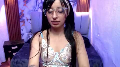 Snapshot of alaia_blue1 chatting on October 10, 2:34 pm alaia_blue1 online show from October 10, 2:34 pm
