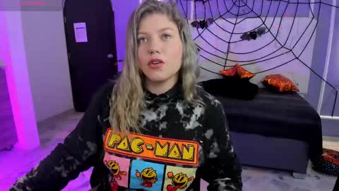 Alaia online show from October 17, 12:53 pm