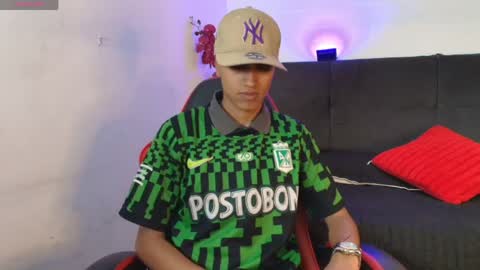 alan_colthon online show from June 2, 3:19 am