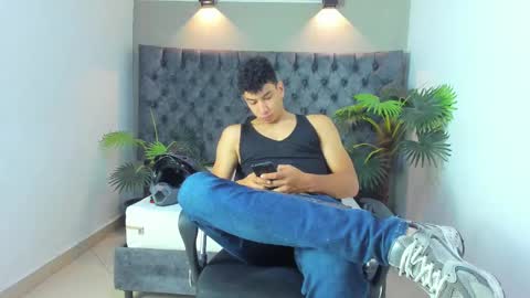 Snapshot of alan_redinger chatting on September 16, 1:02 pm Alan online show from September 16, 1:02 pm