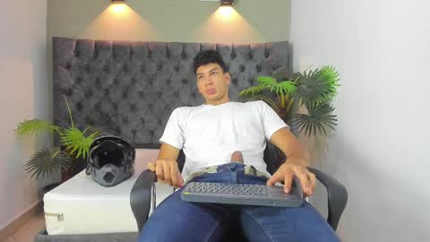 Snapshot of alan_redinger chatting on September 15, 1:01 pm Alan online show from September 15, 1:01 pm