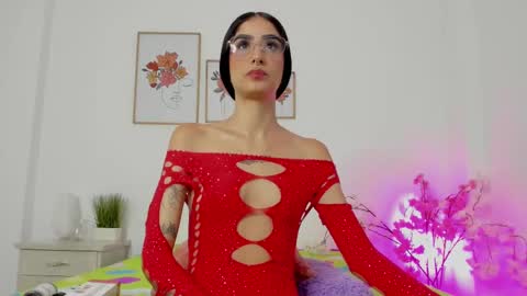 Snapshot of alana_111 chatting on October 7, 2:40 am alana online show from October 7, 2:40 am