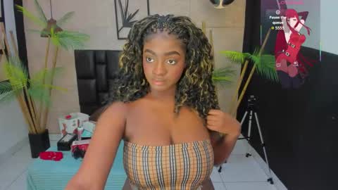 Snapshot of alana_bonny chatting on September 24, 12:12 pm Alana online show from September 24, 12:12 pm
