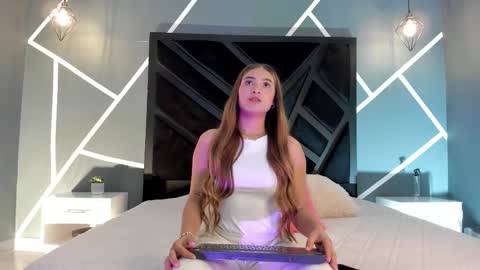 Snapshot of alana_cox_ chatting on October 14, 11:19 pm ALANA COX online show from October 14, 11:19 pm