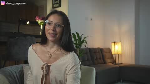 Alana Gasparini online show from November 8, 1:52 am