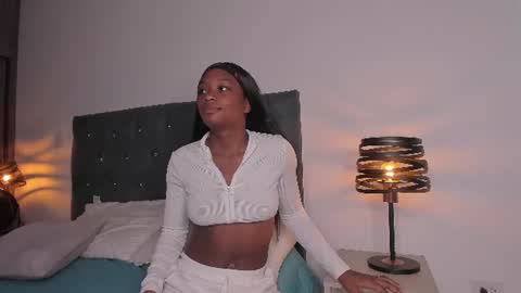 alana online show from July 9, 6:45 pm