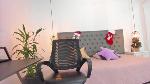 Snapshot of alana_suares chatting on December 8, 5:06 am Alana online show from December 8, 5:06 am